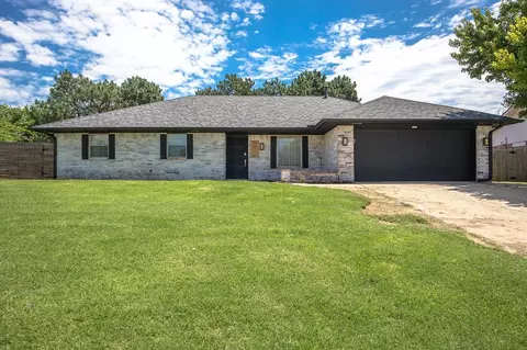 10420 Little Pond Dr, Oklahoma City, OK 73162