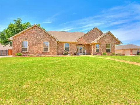 1409 Creek Cir, Edmond, OK 73013