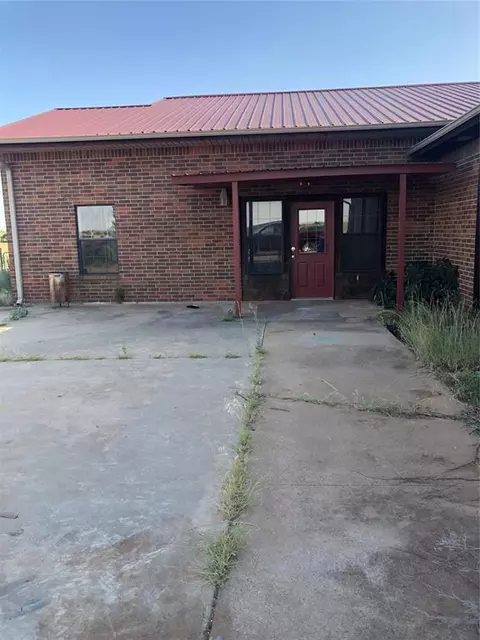 33110 N Square Top Rd, Anadarko, OK 73005