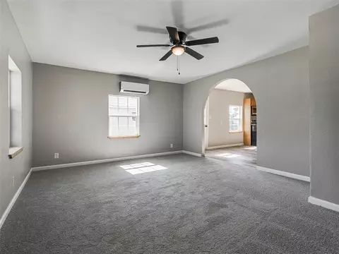 211 E 2nd St, Stroud, OK 74079 photo 9