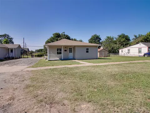 211 E 2nd St, Stroud, OK 74079 photo 4