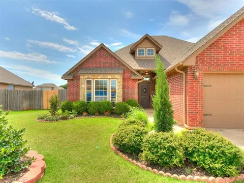 4933 Champlain Pl, Edmond, OK 73025
