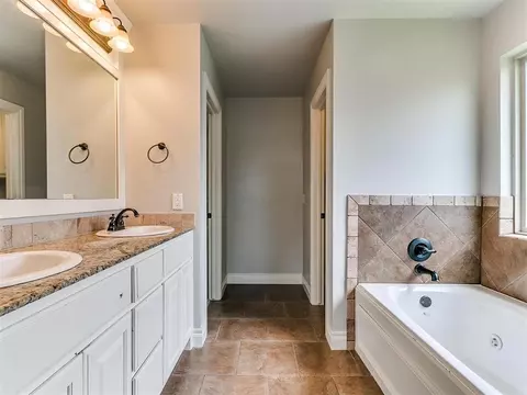 4933 Champlain Pl, Edmond, OK 73025 photo 26