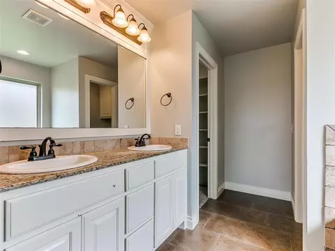 4933 Champlain Pl, Edmond, OK 73025 photo 27