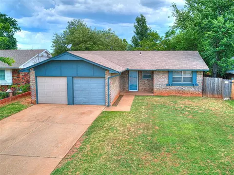 1025 NW 25th St, Moore, OK 73160