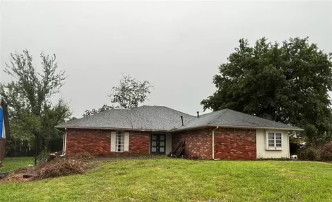 207 Hardesty Dr, Shawnee, OK 74804