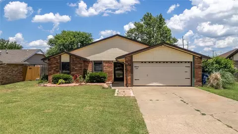 702 Fieldcrest Dr, Duncan, OK 73533 photo 2