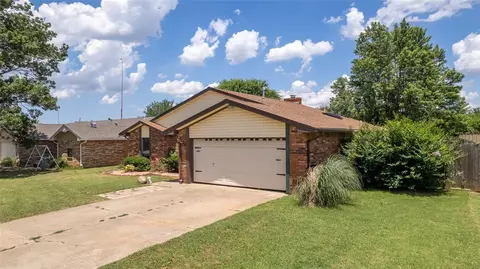702 Fieldcrest Dr, Duncan, OK 73533 photo 9