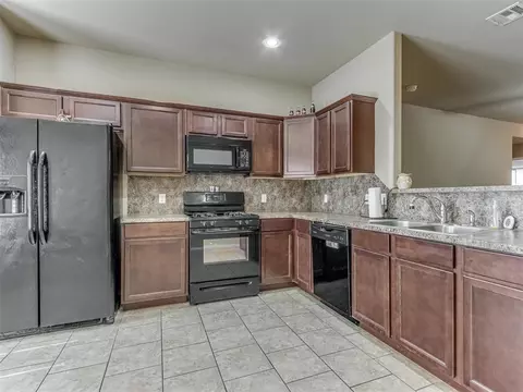 9636 Ella Ln, Moore, OK 73160 photo 12