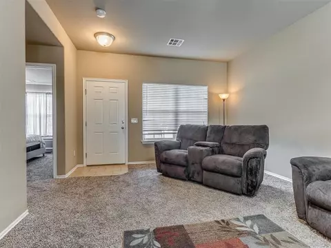 9636 Ella Ln, Moore, OK 73160 photo 5