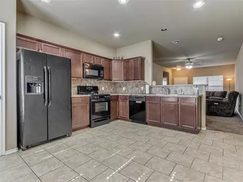 9636 Ella Ln, Moore, OK 73160 photo 17