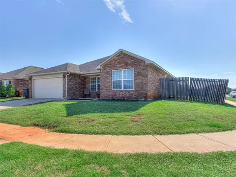 9636 Ella Ln, Moore, OK 73160 photo 2