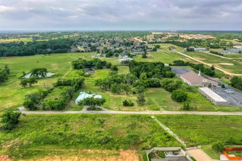1221 E 42nd St, Shawnee, OK 74804