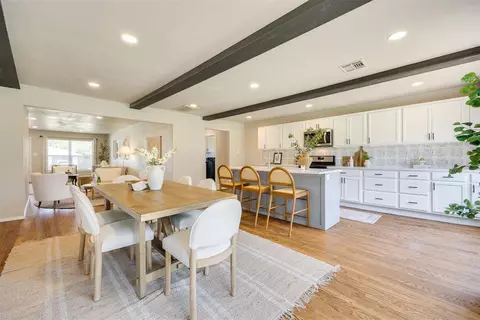 2421 Ashley Dr, The Village, OK 73120