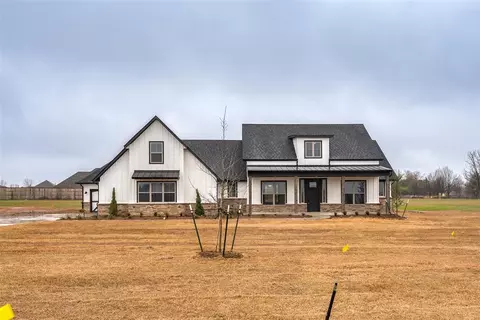 2249 Dax Ln, Goldsby, OK 73093