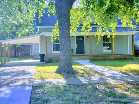 120 S 7th St, Okemah, OK 74859