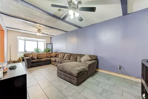 1019 Morgan Ln, Blanchard, OK 73010
