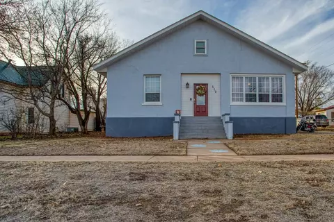 412 N Main St, Okeene, OK 73763
