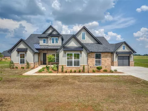 2214 Dax Ln, Goldsby, OK 73093