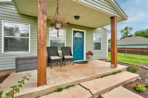 720 E Grant Ave, Guthrie, OK 73044 photo 2