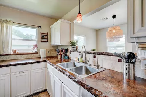 720 E Grant Ave, Guthrie, OK 73044 photo 8