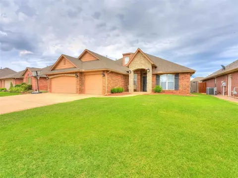 1114 Jacob Dr, Moore, OK 73160 photo 2
