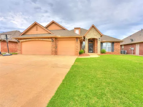 1114 Jacob Dr, Moore, OK 73160