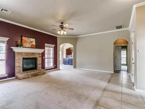 4309 Mackenzie Dr, Moore, OK 73160