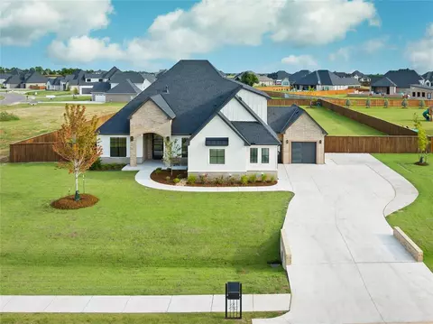 2200 NW 225th St, Edmond, OK 73025