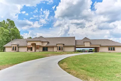 4441 SE 37th St, Norman, OK 73072