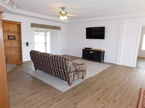 745 S Dobbs Rd, Harrah, OK 73045 photo 9