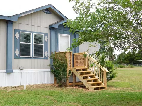 745 S Dobbs Rd, Harrah, OK 73045 photo 2
