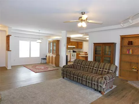 745 S Dobbs Rd, Harrah, OK 73045 photo 4