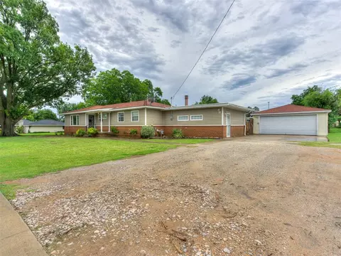415 E Federal St, Shawnee, OK 74804