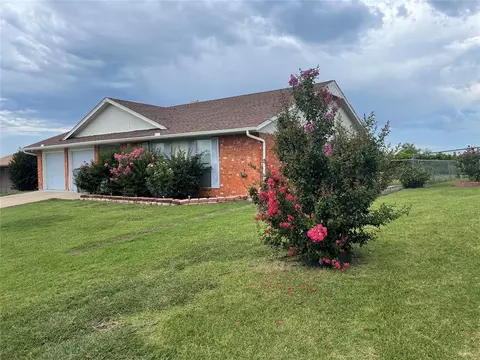2706 NE Bell Ave, Lawton, OK 73507