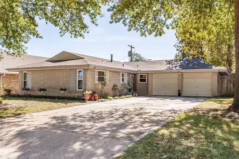 7708 NW 26th St, Bethany, OK 73008