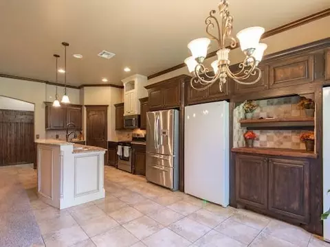 309 Evie Pl, Moore, OK 73160 photo 9