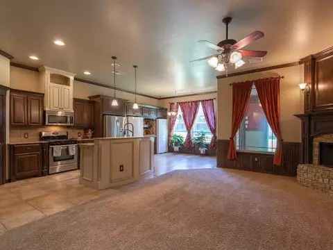 309 Evie Pl, Moore, OK 73160 photo 4