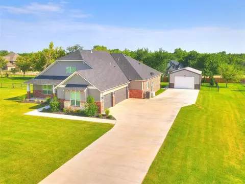 10101 Lacewood Dr, Edmond, OK 73025