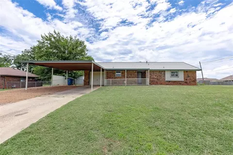 1120 N 2nd St, Harrah, OK 73045