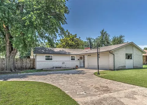 8300 NW 34th Ter, Bethany, OK 73008