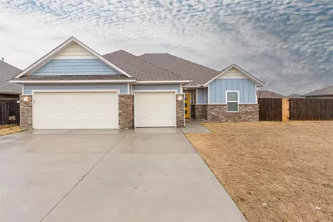 1001 SW 14th St, Moore, OK 73160