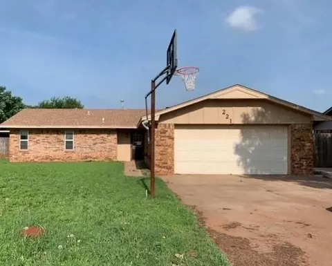 221 Cedar Ave, Elk City, OK 73644