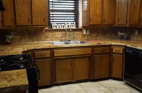 411 W Henderson, Wayne, OK 73095 photo 10