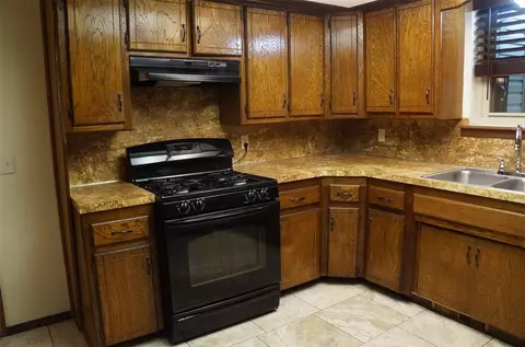 411 W Henderson, Wayne, OK 73095 photo 13