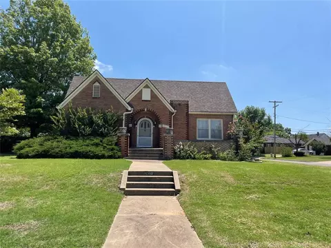 1003 Jefferson Pl, Shawnee, OK 74801
