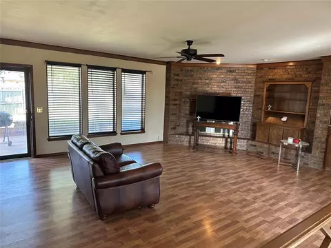 10409 Goldenrod Ln, Oklahoma City, OK 73162