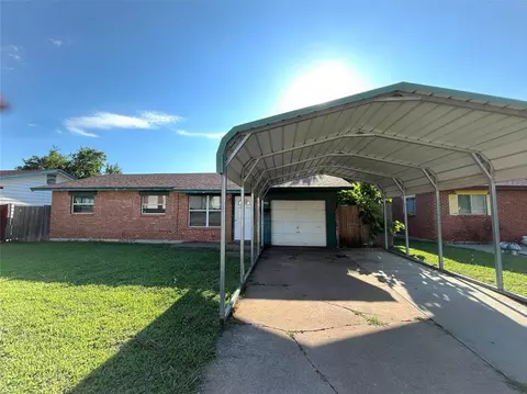 2425 N Nottingham Way, Moore, OK 73160