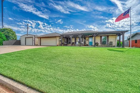 1605 N Market St, Cordell, OK 73632