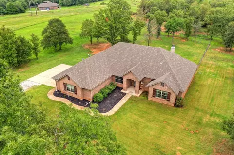 19410 Hunters Bluff Trl, Newalla, OK 74857